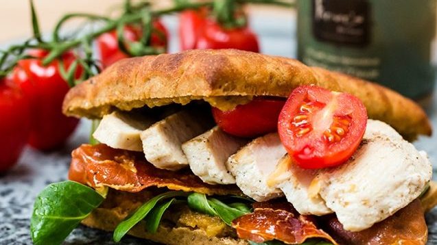 NYHED! Panini på menukortet hos Hyttens - bestil dem online!